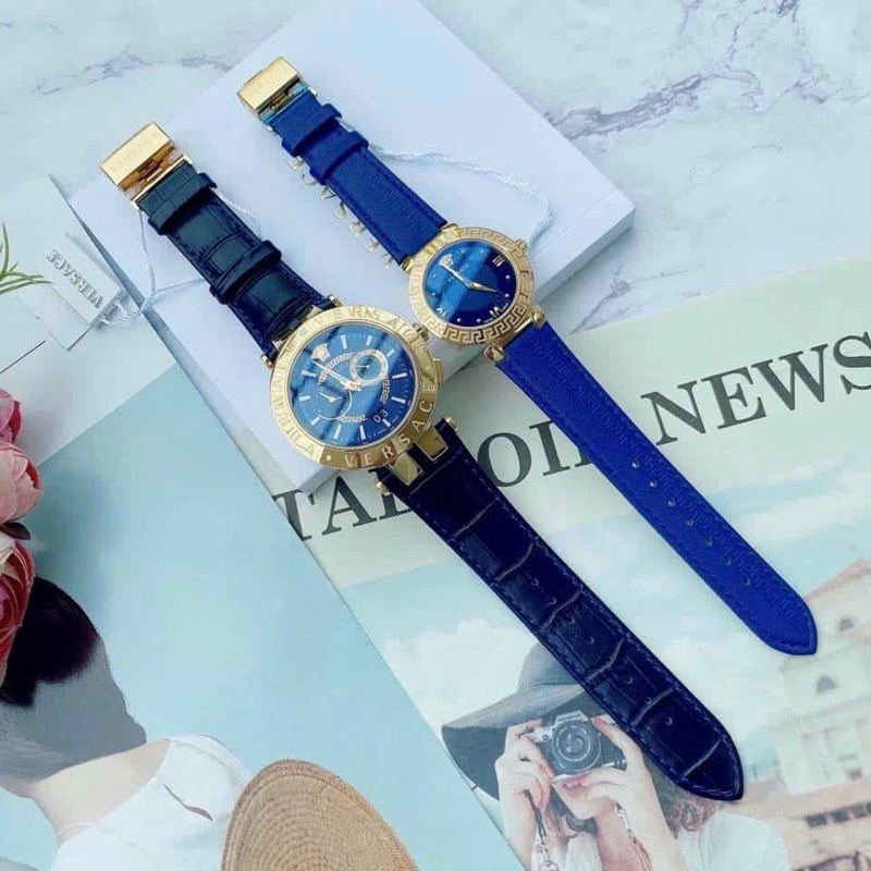 Đồng hồ cặp Versace V-Race & Vesace Daphnis mặt tròn dây da màu xanh