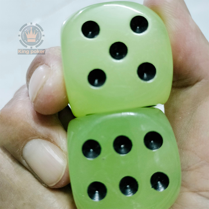 Bộ 2 viên xí ngầu dạ quang size lớn 30mm acrylic phát sáng