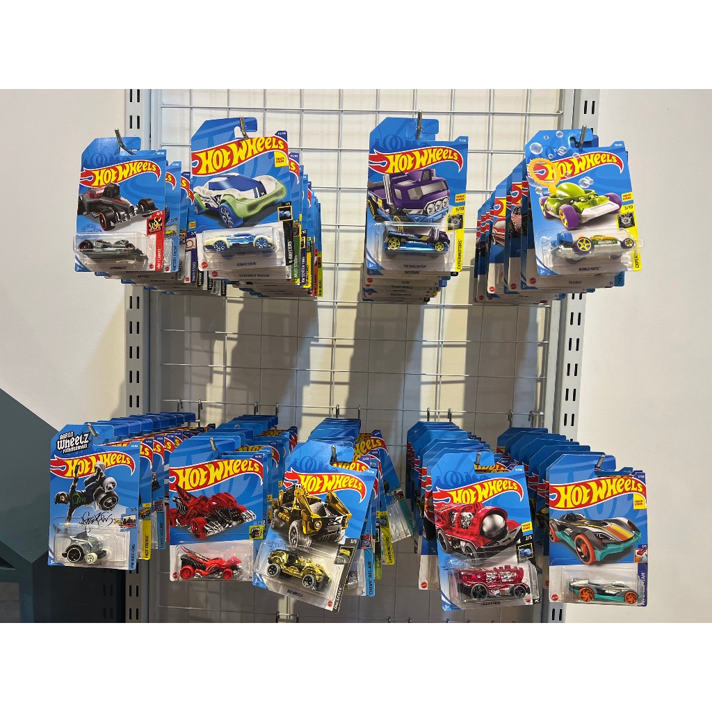 Xe mô hình Hot Wheels Chính Hãng nhiều mẫu. Tỷ lệ: 1:64. Giao ngẫu nhiên, Không chọn mẫu.