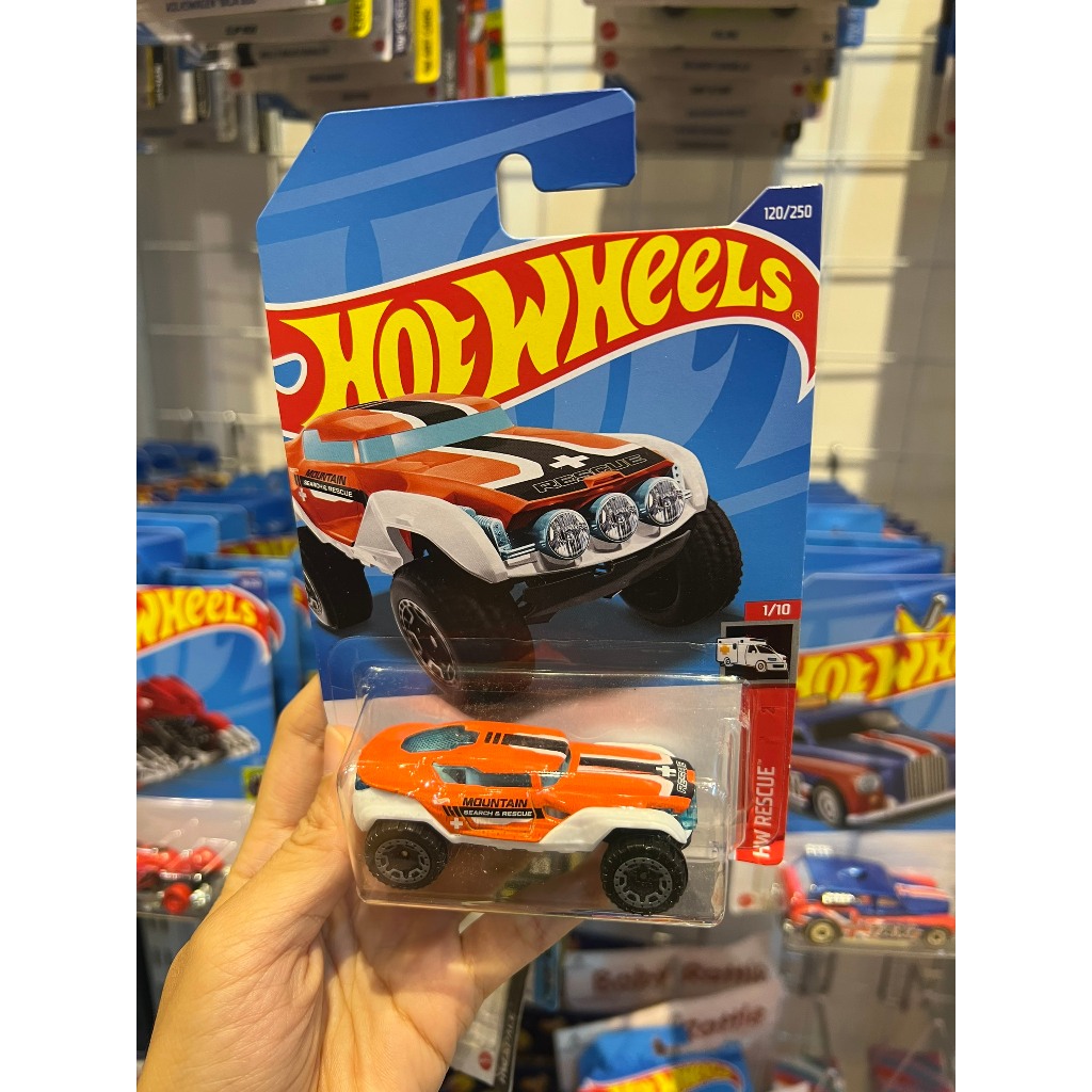 Xe mô hình Hot Wheels Chính Hãng nhiều mẫu. Tỷ lệ: 1:64. Giao ngẫu nhiên, Không chọn mẫu.