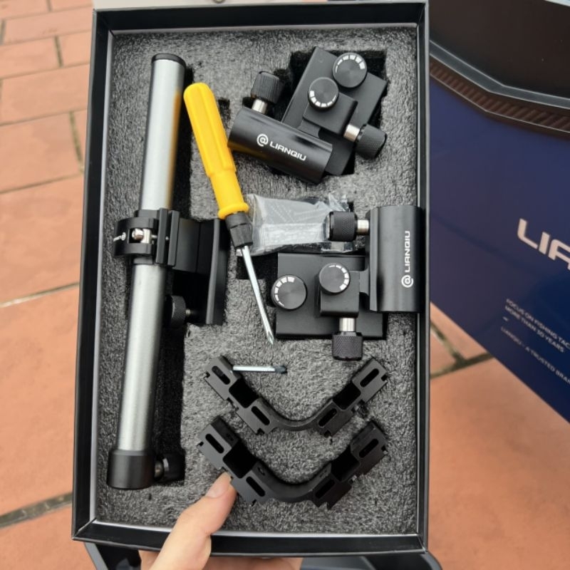 Thùng câu cá chính hãng lianqiu 031 29l bản kỉ niệm