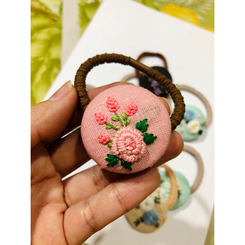Sỉ cột tóc tròn thêu tay độc đáo handmade