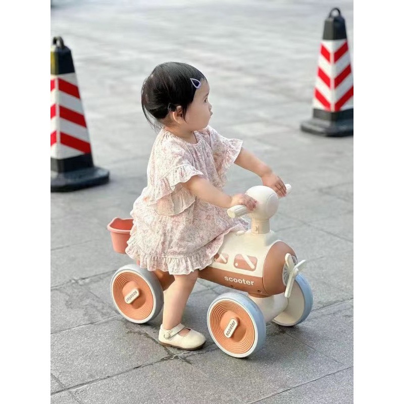 XE CHÒI CHÂN CHO BÉ  CÓ ĐÈN VÀ NHẠC TRỌNG TẢI 70KG MẪU MỚI 2023 CÓ CÁNH QUẠT PHÍA TRƯỚC MODEL 618