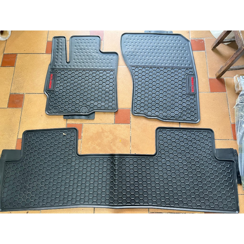 Thảm trải sàn, lót sàn cao su theo xe Mitsubishi Outlander 2016-2021 vân tổ ong