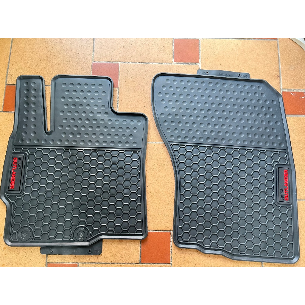 Thảm trải sàn, lót sàn cao su theo xe Mitsubishi Outlander 2016-2021 vân tổ ong
