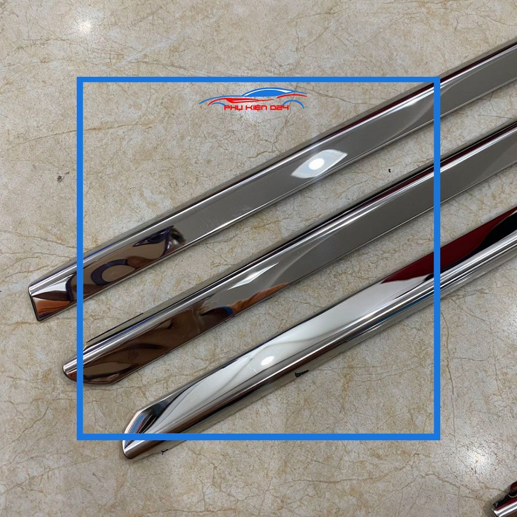 Bộ nẹp viền chân kính Inox cho xe ô tô Toyota Wigo 2023-2024