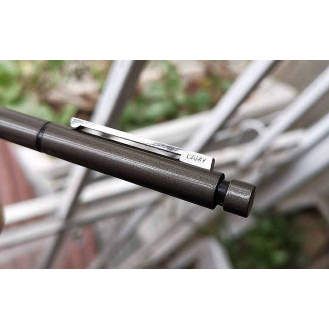 Bút LAMY Twin Pen 2 ngòi siêu độc đáo. Gồm 1 ngòi chì kim 0.5 và 1 ngòi mực bi.