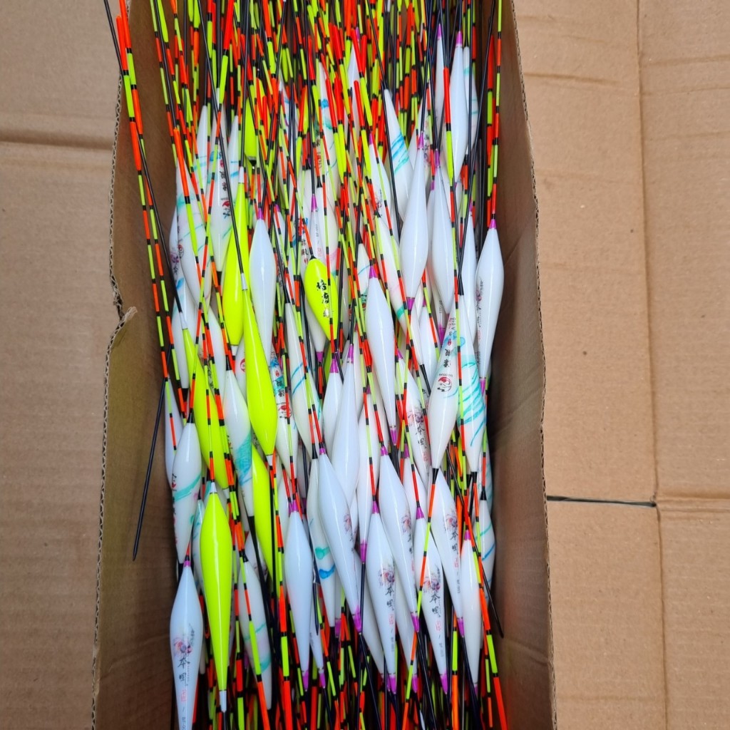 Combo hộp phao câu đài tặng phao điện và phao đài 6 quả kèm quà tặng vip