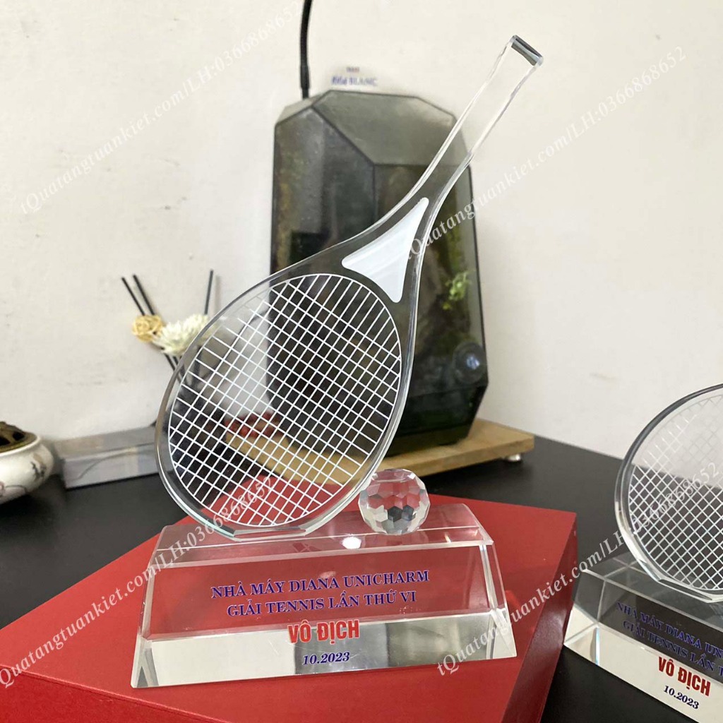 Cúp pha lê K9 hình vợt Tennis