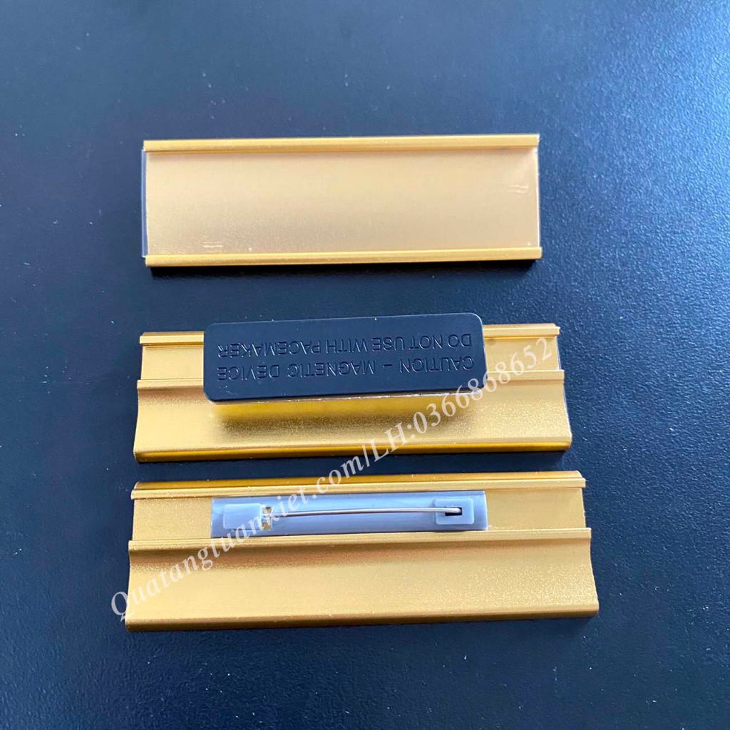 Bảng tên nhân viên,thẻ tên nhân viên thay tên toàn phần giá rẻ