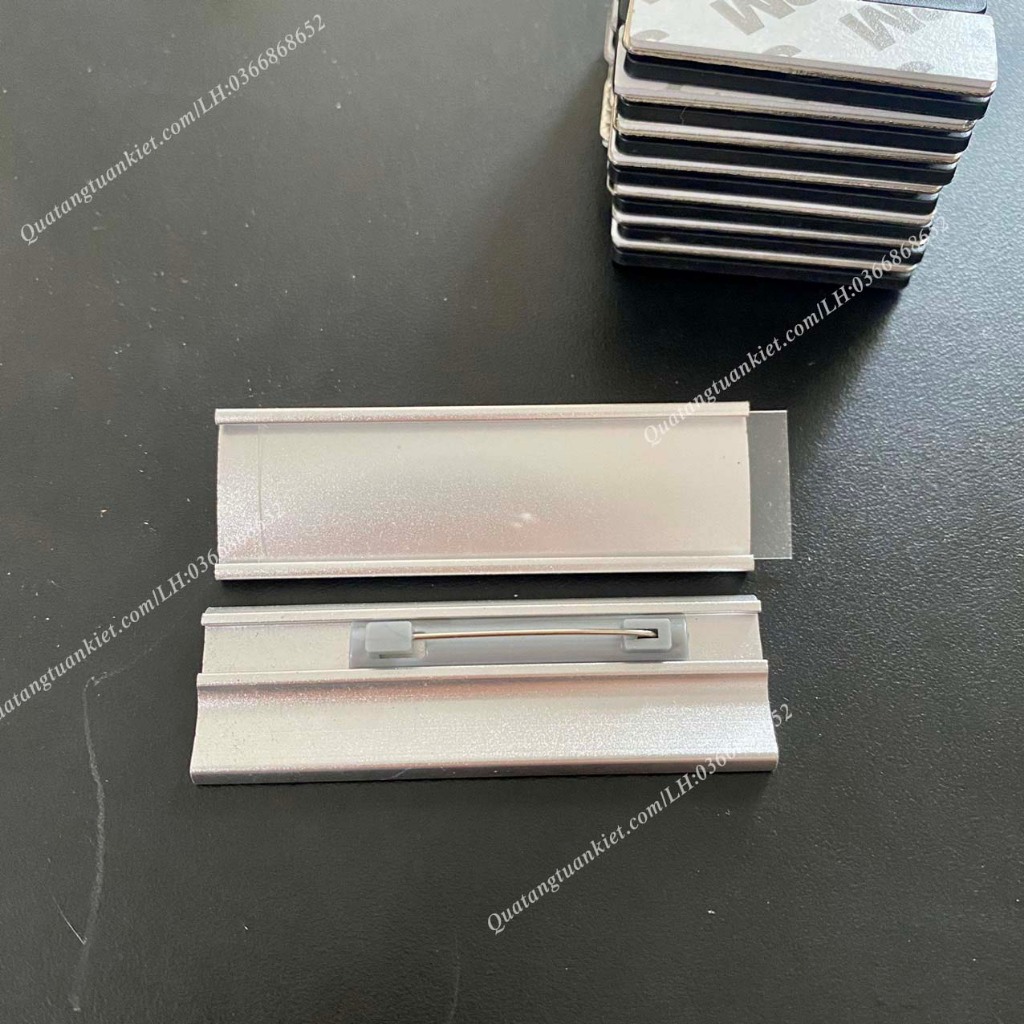 Bảng tên nhân viên,thẻ tên nhân viên thay tên toàn phần giá rẻ