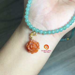 Charm hoa cẩm thach đỏ mix vòng tay