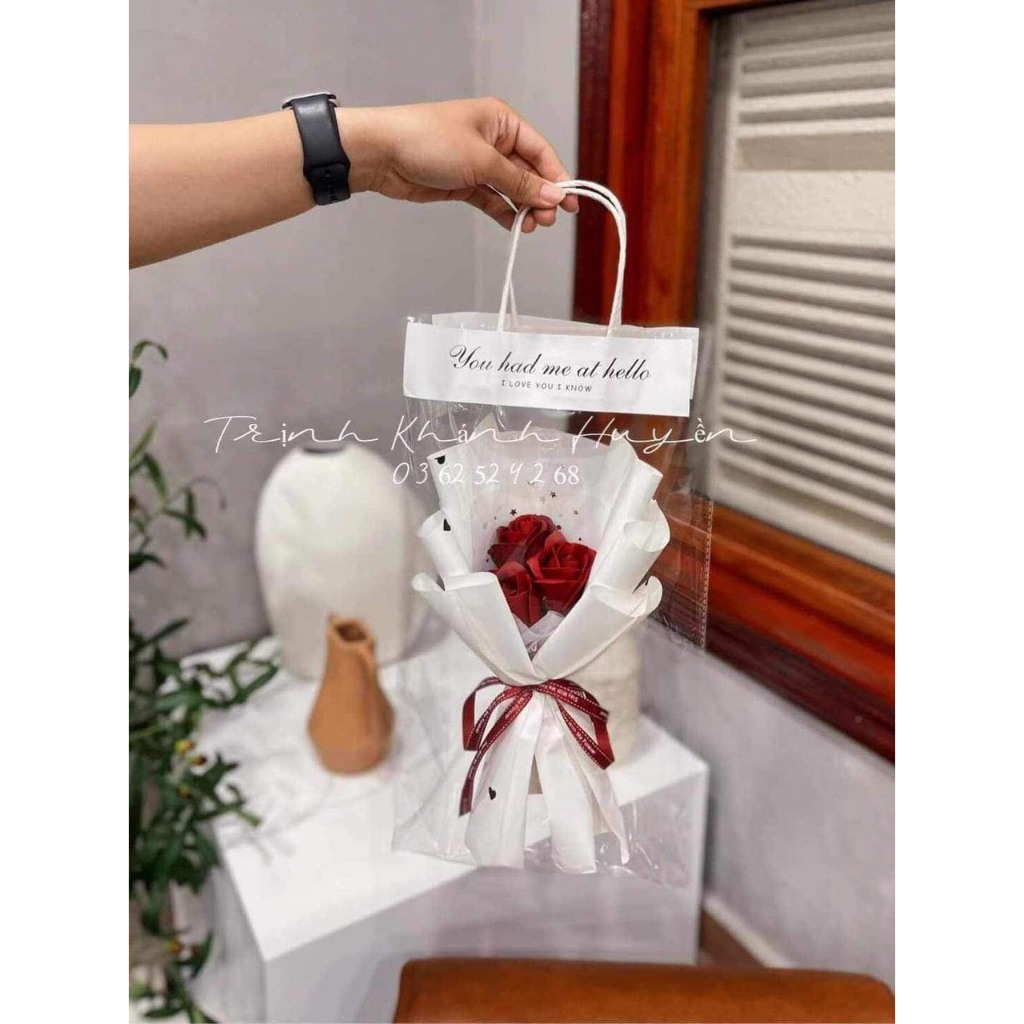 Bó 3 bông hồng sáp Kim Tuyến theo yêu cầu khách