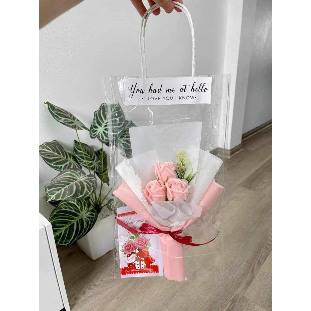 Bó 3 bông hoa sáp có túi và thiệp