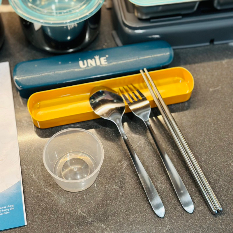 Hộp cơm Unie BH chính hãng