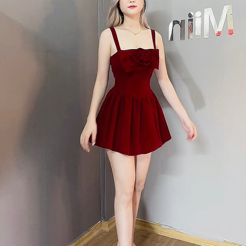 Váy Nhung 2 Dây Nơ Hoa Ngực