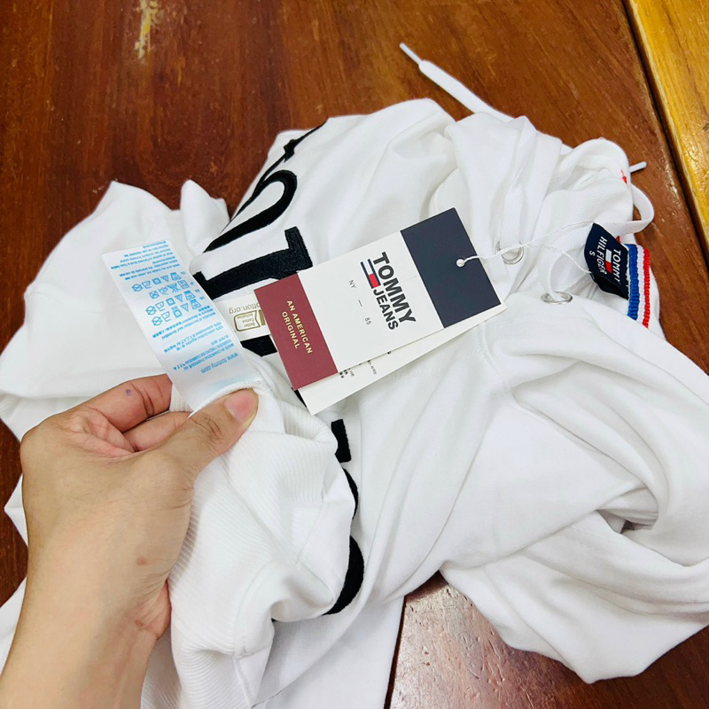 Hoodies Tommy trắng thêy logo