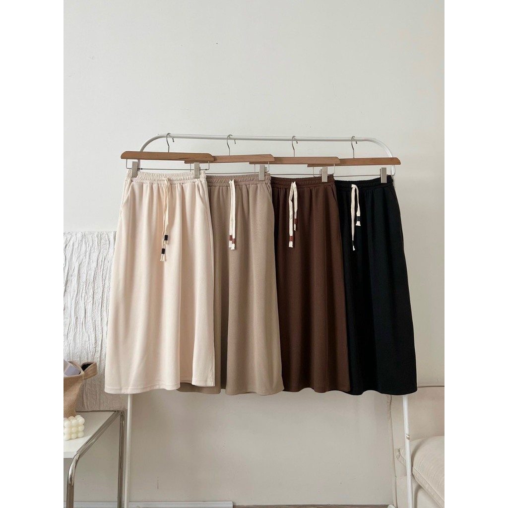 Chân váy dài nhung tăm xẻ sau kèm dây nhẹ nhàng Ulzzang Quảng Châu nhiều màu