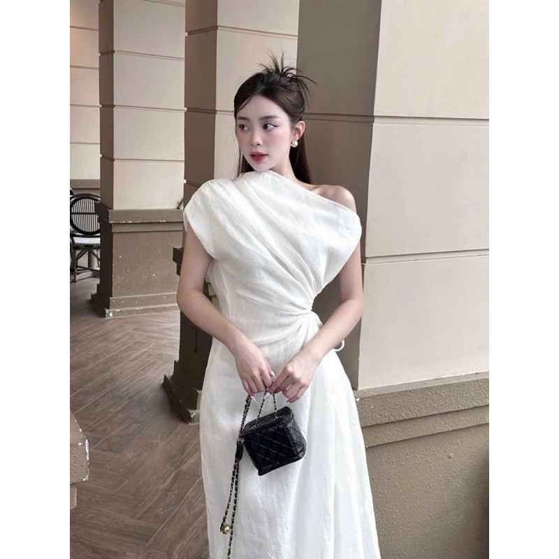 Đầm maxi trễ vai khoét eo