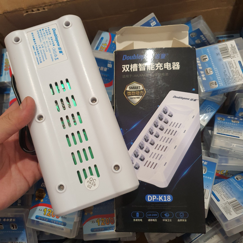 Sạc pin đa năng Doublepow AA/AAA tự ngắt DP-K18 đèn Báo Thông Minh Dùng Cho Pin Micro, Đồ Chơi, Remote