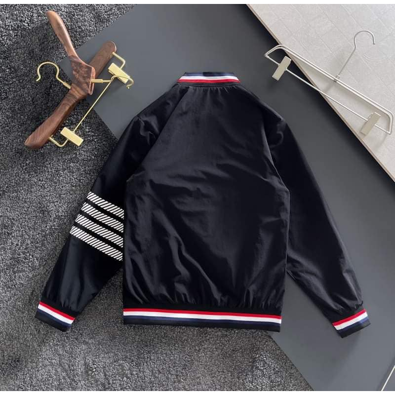 Áo Khoác Gió Thome Browne Phối 4 Vạch Kẻ Tay Áo Khoác Gió 2 Lớp Unisex mẫu hot 2023