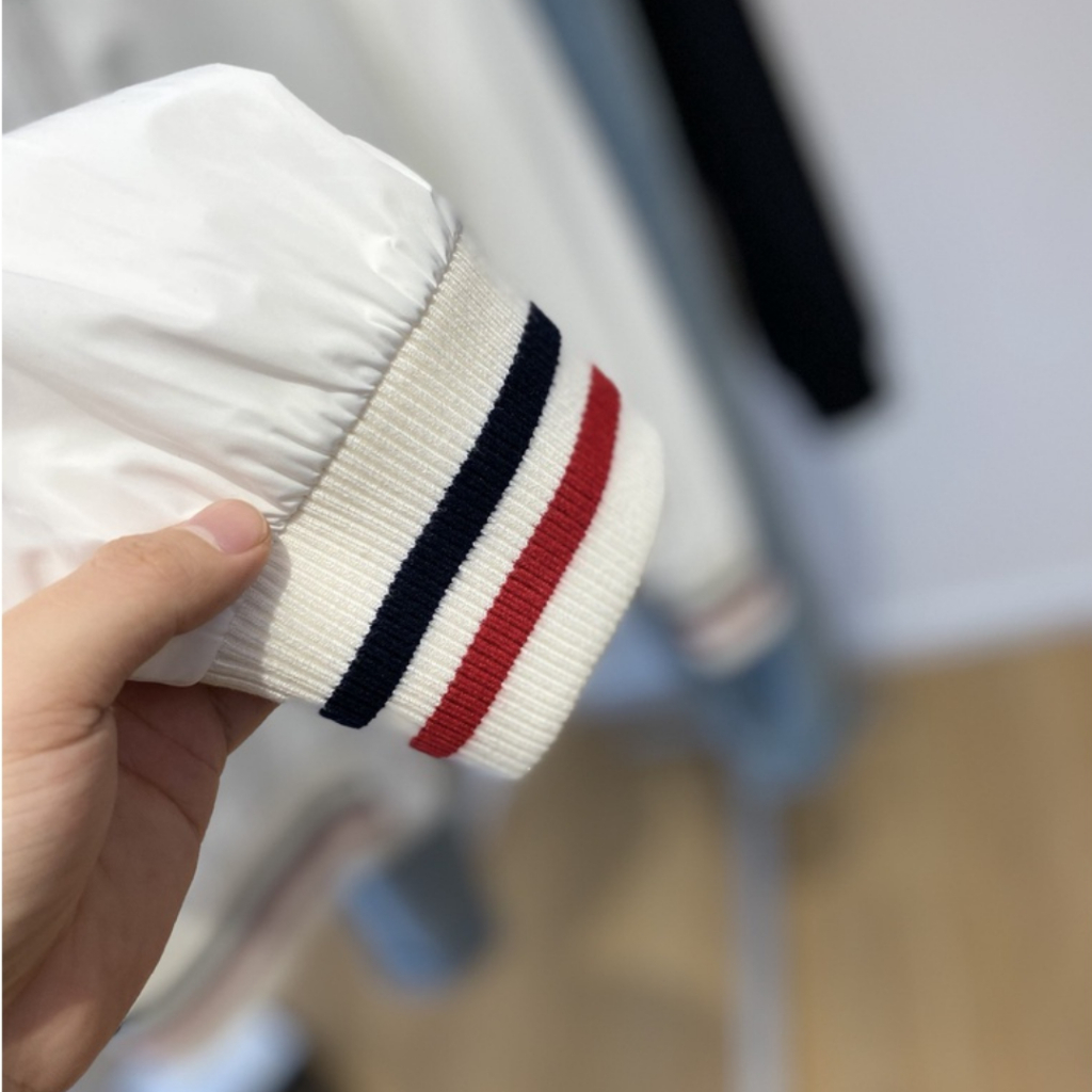 Áo Khoác Gió Thome Browne Phối 4 Vạch Kẻ Tay Áo Khoác Gió 2 Lớp Unisex mẫu hot 2023