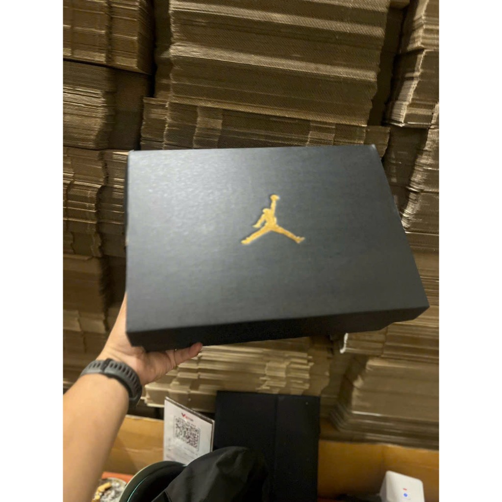 Hộp Đựng giày, dép NIKE JORDAN CHÍNH HÃNG nhiều mẫu SIZE 30.5X22X11.5CM