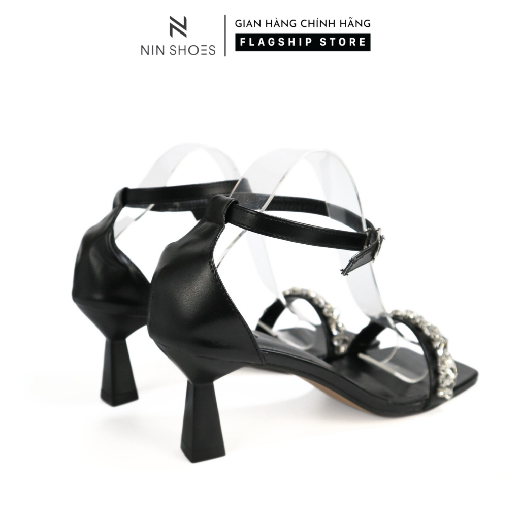 Giày Sandal Ninshoes - Sandal đính đá bản to mũi vuông quai cài sau bit gót 6p