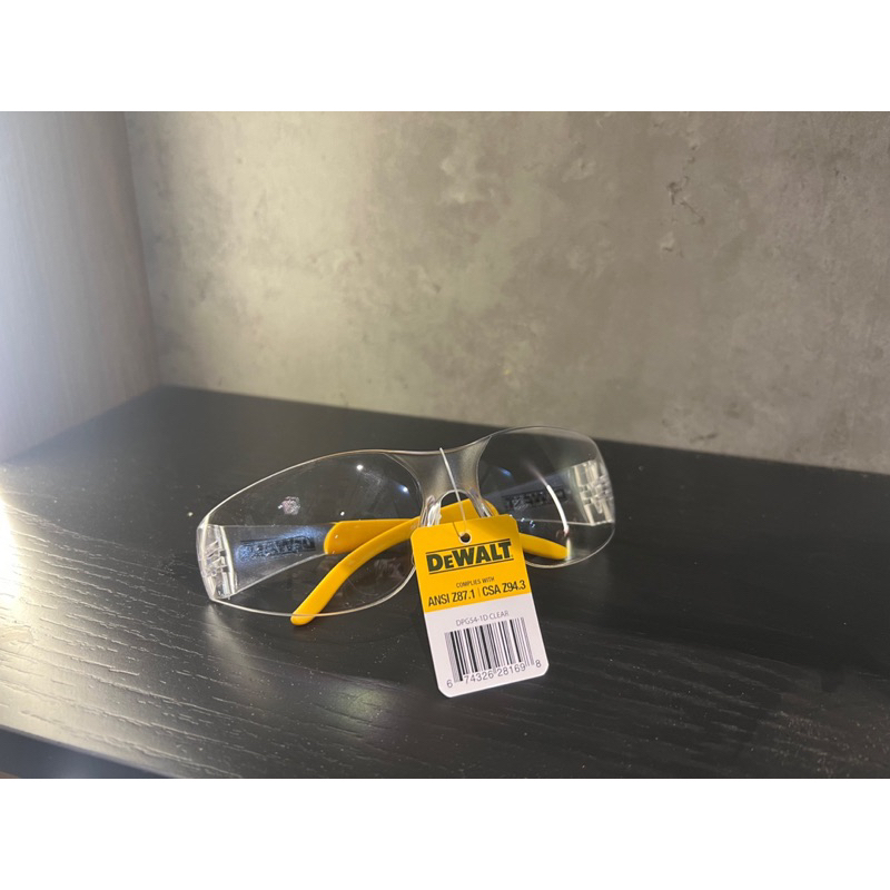 KÍNH DEWALT DPG54-1D THỜI TRANG CHỐNG XƯỚC