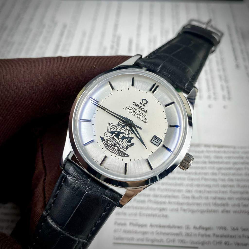 Đồng hồ Nam OMg tròn dây da thuyền buồm mặt trắng vỏ trắng máy nhật dòng cơ Automatic size 40mm