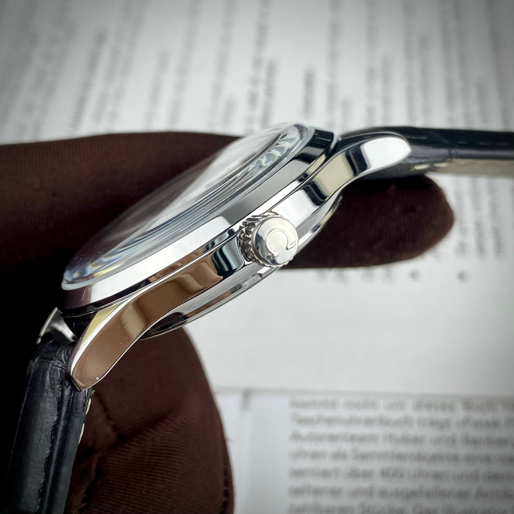 Đồng hồ Nam OMg tròn dây da thuyền buồm mặt trắng vỏ trắng máy nhật dòng cơ Automatic size 40mm