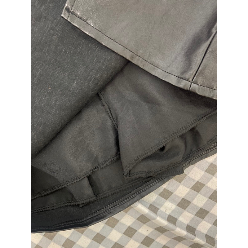 Pass chân váy da kiểu