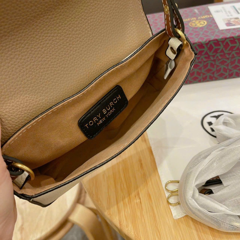 Túi cầm tay đeo chéo cực xinh sz 21cm full hộp