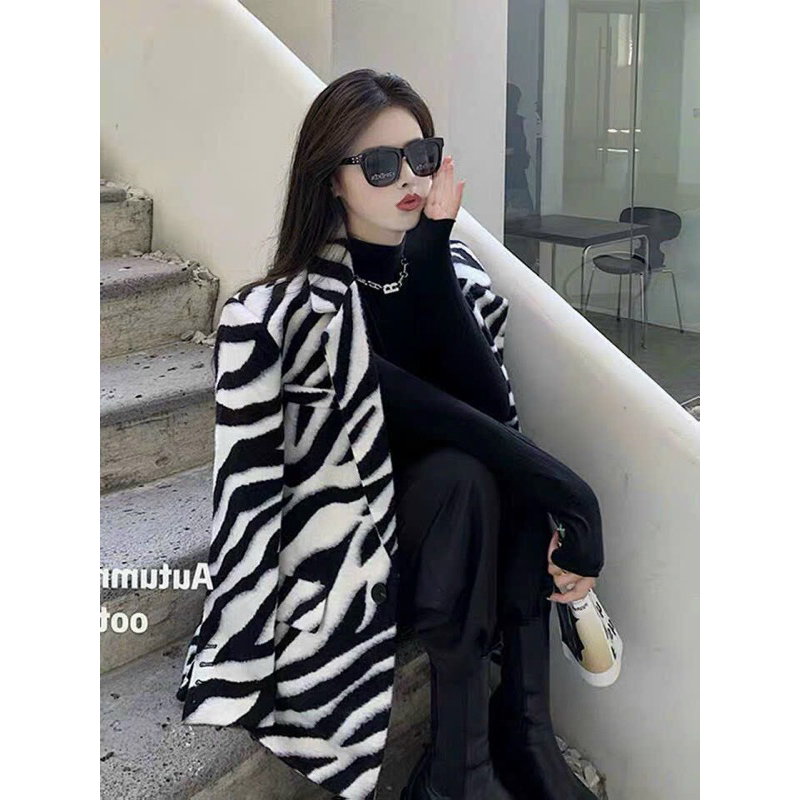 Áo vets blazer hoạ tiết vằn xinh quá ce oi