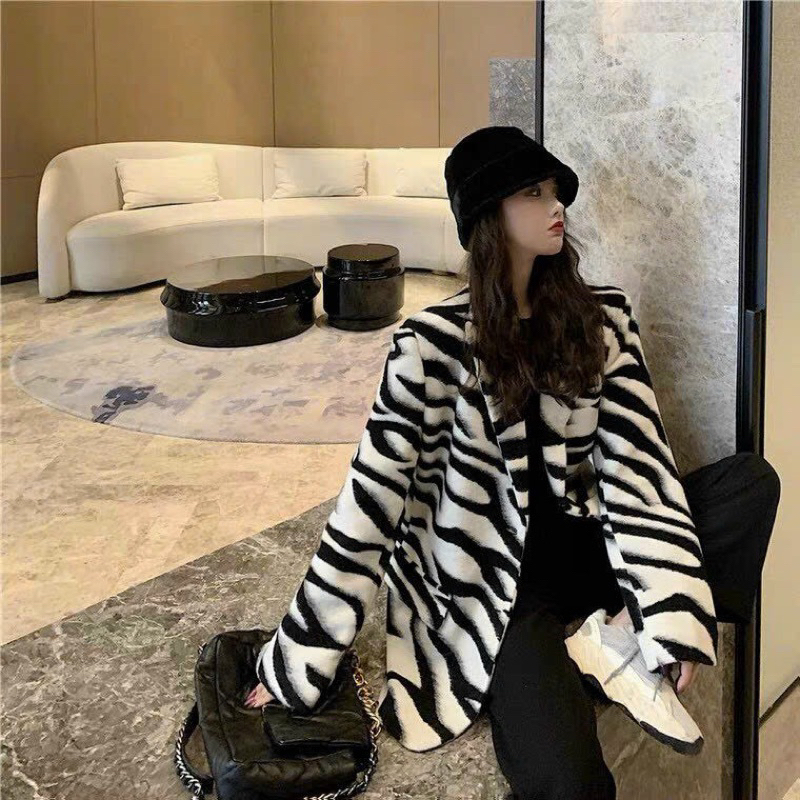 Áo vets blazer hoạ tiết vằn xinh quá ce oi