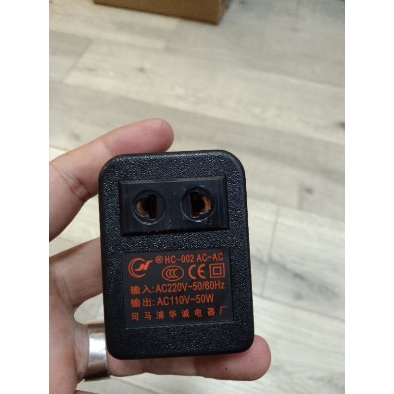 Máy thơm phòng Glade bao gồm tinh dầu 20ml mùi Apple