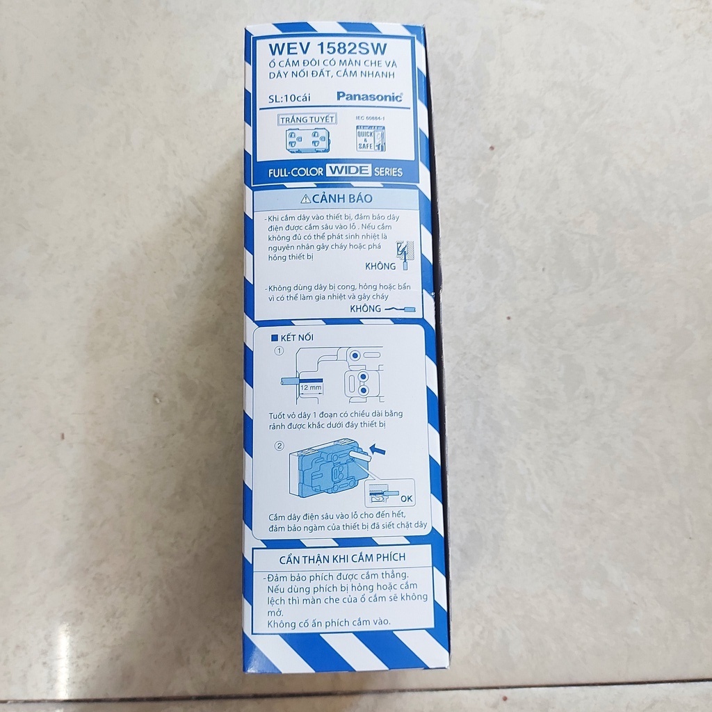 Ổ cắm đôi cắm nhanh 3 chấu 16A có màng che Panasonic WEV1582SW Dòng Wide