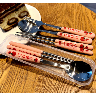 Bộ thìa dĩa đũa dâu tây BTDD3a có hộp đựng văn phòng du lịch dã ngoại