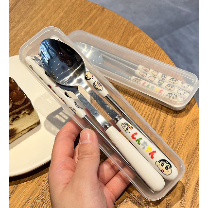 Bộ thìa dĩa đũa shin cậu bé bút chì BTDD5a có hộp đựng văn phòng du lịch dã ngoại