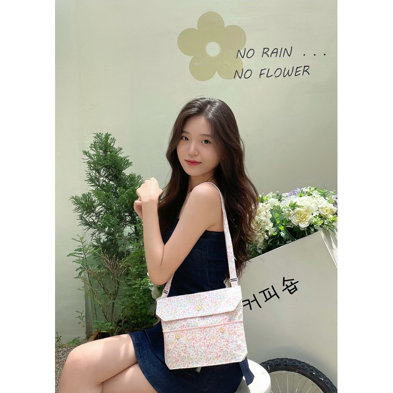 Túi đeo chéo hoa nhí Naomi Mini Bag