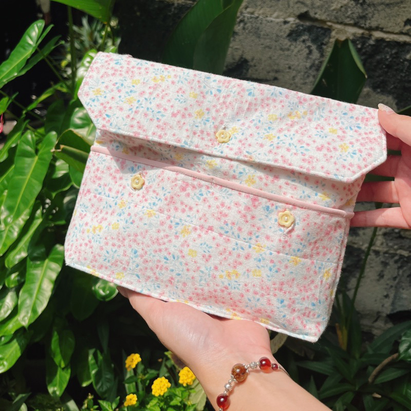 Túi đeo chéo hoa nhí Naomi Mini Bag