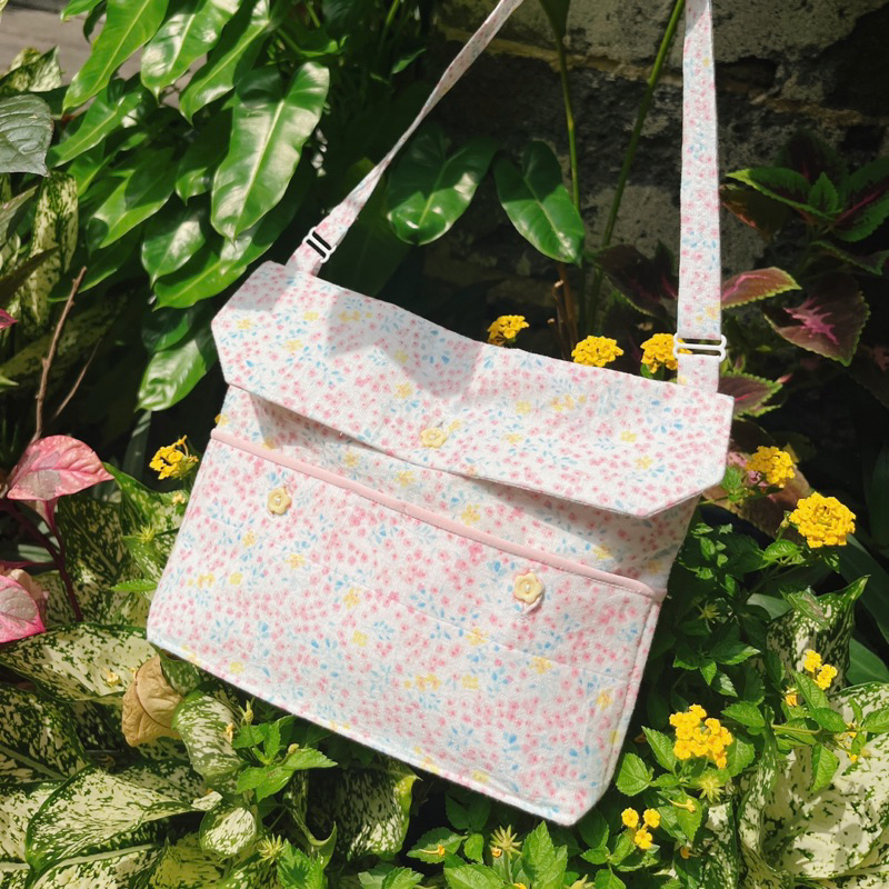 Túi đeo chéo hoa nhí Naomi Mini Bag