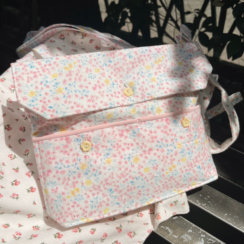 Túi đeo chéo hoa nhí Naomi Mini Bag