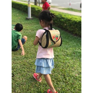 Balô đeo vai cho bé, có size lớn nhỏ  đan cói ( lá cọ ) vẽ theo yêu cầu