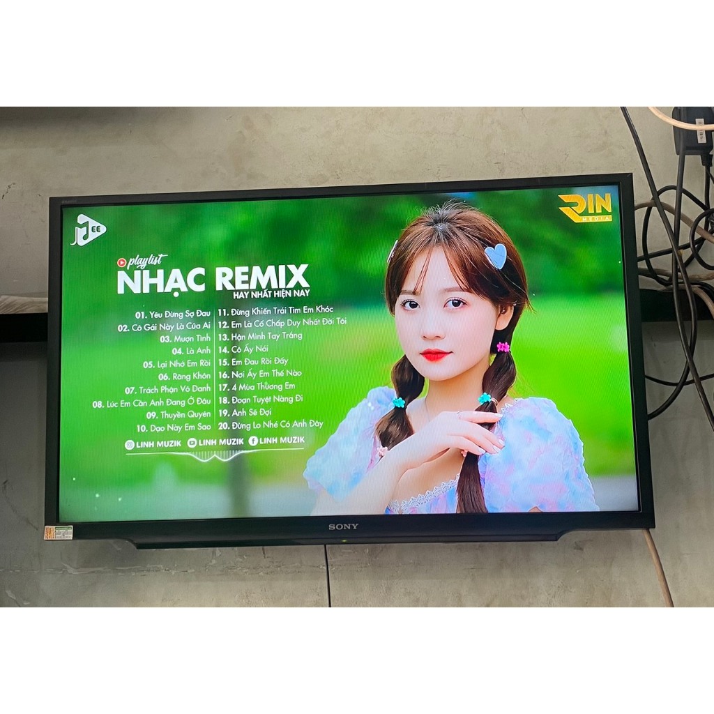 Tivi Sony 32 inch Smart wifi không dây.vào mạng nhanh