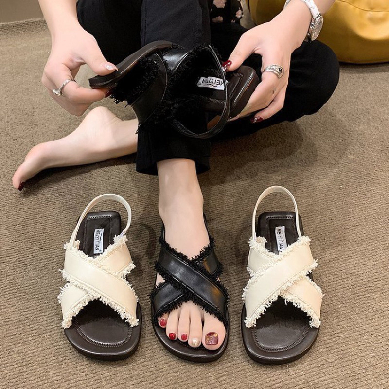 Sandal nữ quai chéo kết hợp da và tua rua siêu xinh