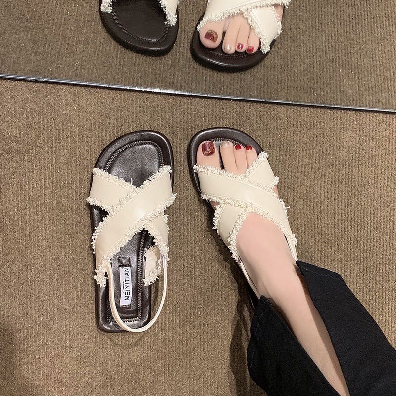 Sandal nữ quai chéo kết hợp da và tua rua siêu xinh