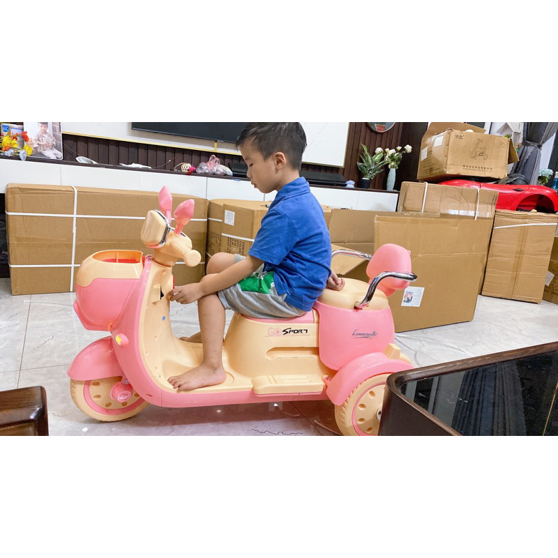 Xe Vespa điện trẻ em mẫu mới nhất 2023