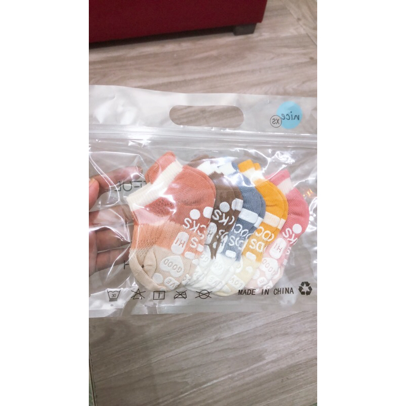 Set 5 đôi tất lưới KidSock chống trơn cho bé