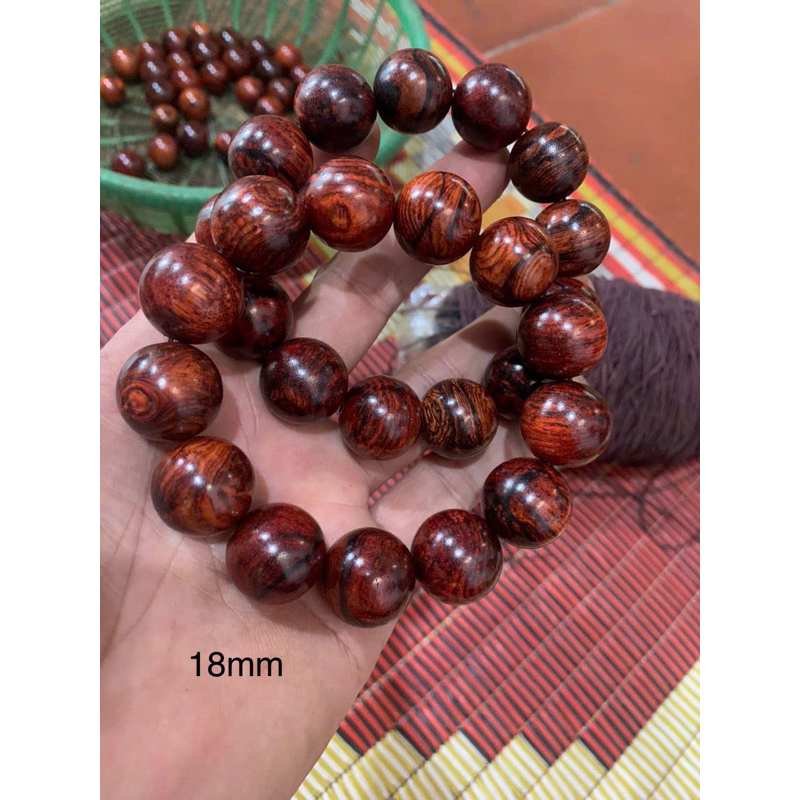 Vòng sưa đỏ ,sưa rừng tự nhiên thơm ngọt.